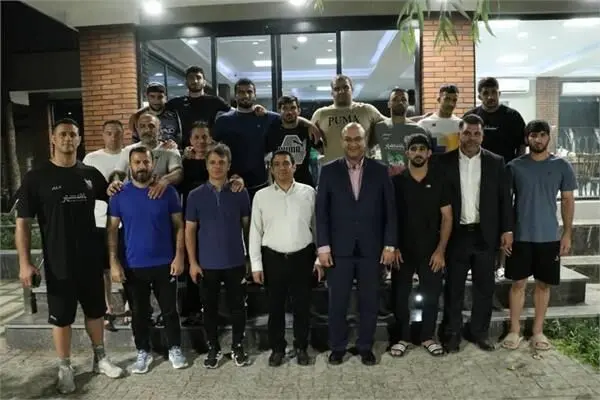 بازدید دبیر کل کمیته ملی المپیک از اردوی تیم ملی کشتی فرنگی

