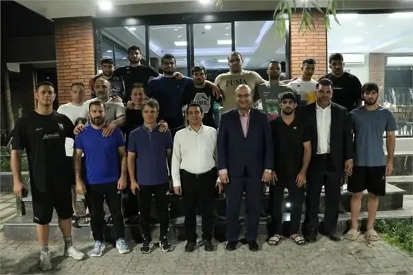 بازدید دبیر کل کمیته ملی المپیک از اردوی تیم ملی کشتی فرنگی

