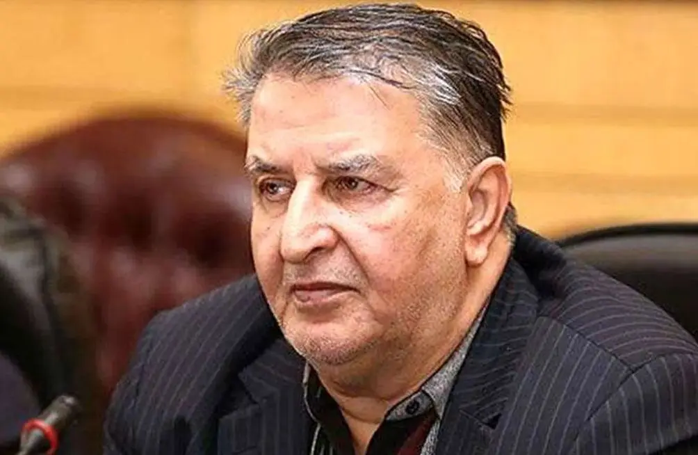 نمایندگان محترم، لطفا قانون اساسی را بخوانید/ برخی تندروها از هر بهانه برای حمله به رئیس جمهور استفاده می کنند
