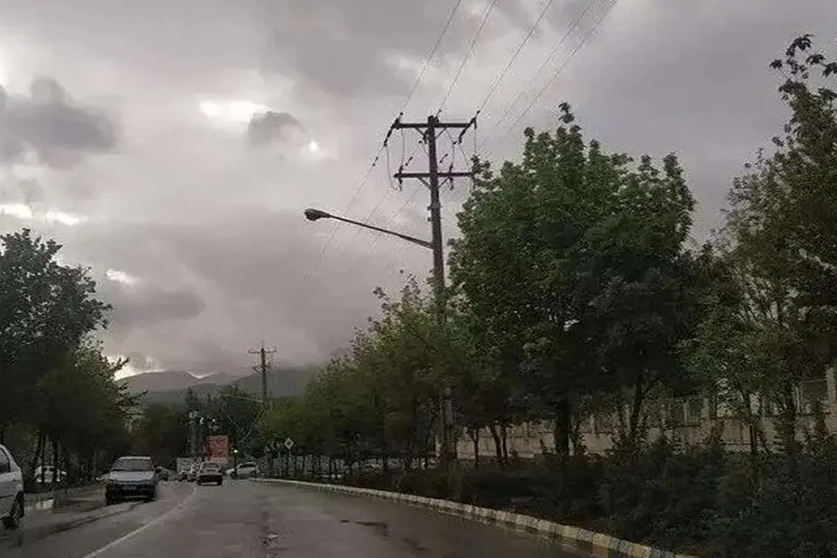 وزش باد شدید در نیمه غربی و جنوبی تهران