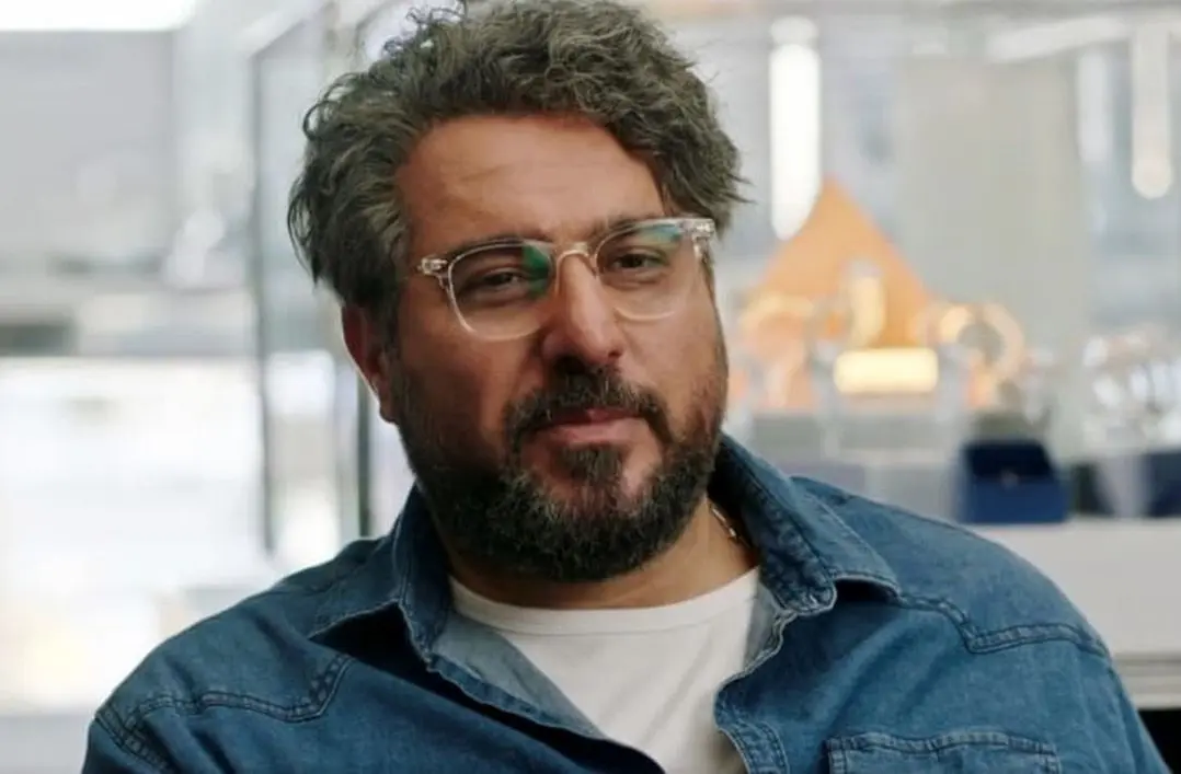 همخوانی محسن کیایی با تیتراژ سریال هزار و یک شب