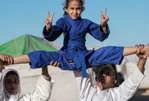 تصاویر؛ مشت‌هایی در سایه‌ آوار