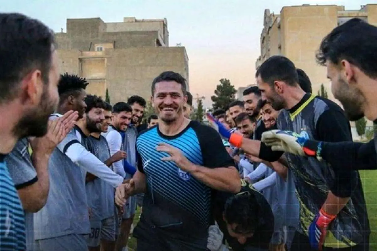 وریا غفوری روی نیمکت استقلال نیست!