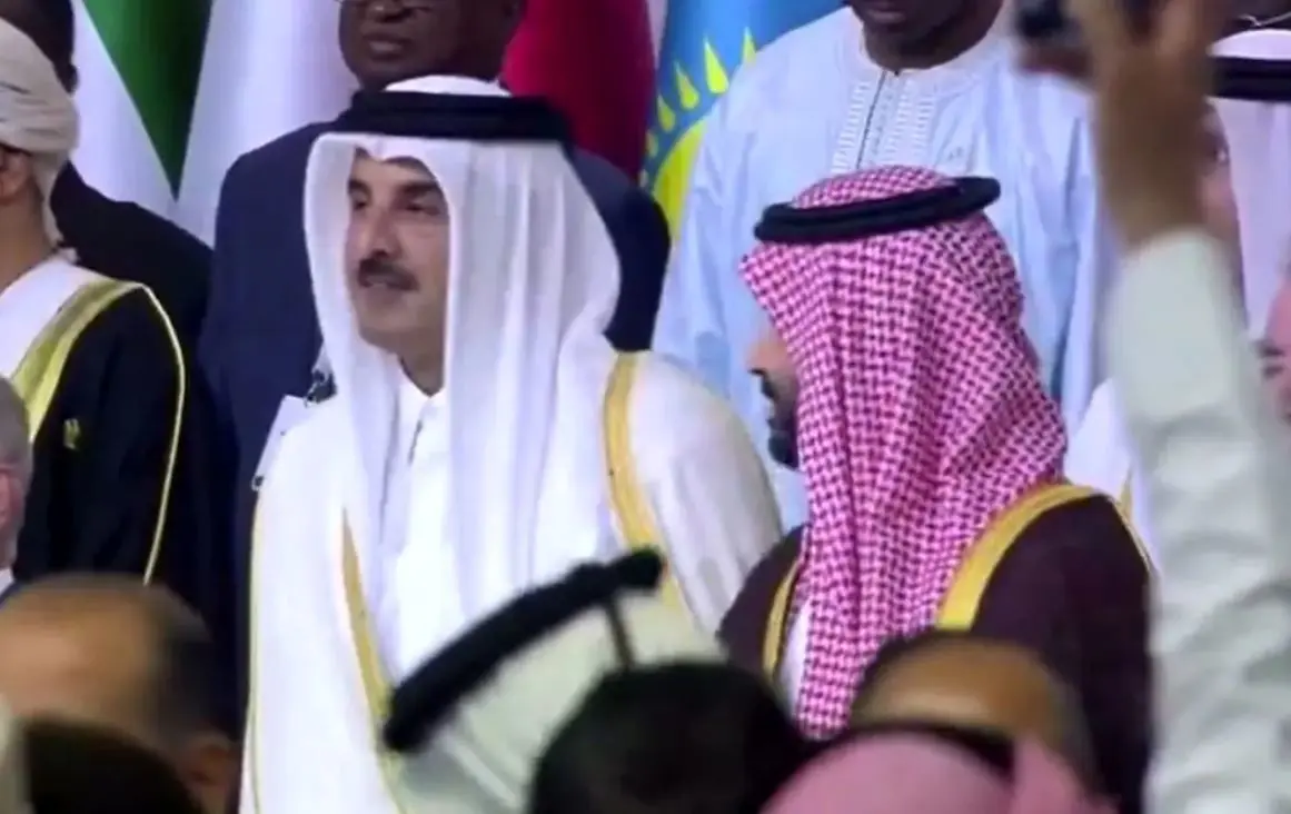 صحنه‌هایی تاریخی در دوحه/ بن سلمان در کنار امیر قطر

