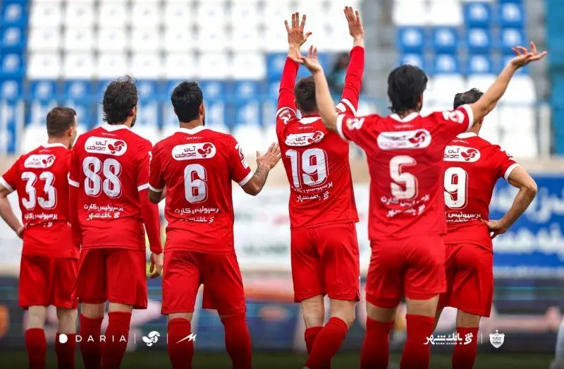 نیمکت ذخیره‌های عجیب پرسپولیس با ۳ بازیکن بزرگسال!