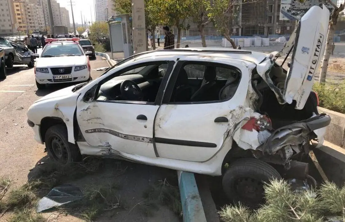 عابر پیاده عامل واژگونی مرگبار پژو ۲۰۶ شد