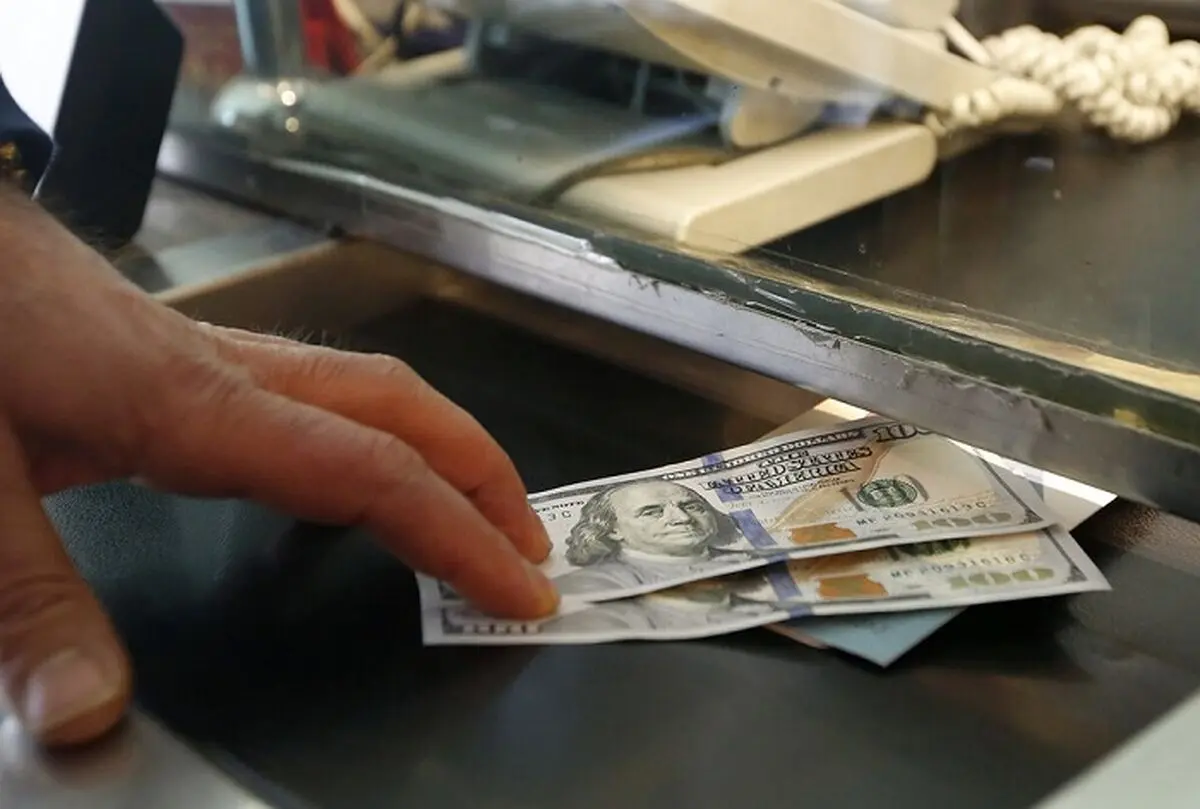 فروش دلار با کارت ملی متوقف شد؟
