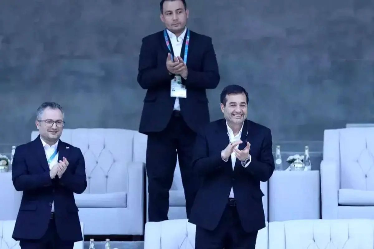 واکنش وزیر ورزش به التهاب سکوهای بازی پرسپولیس و استقلال خوزستان