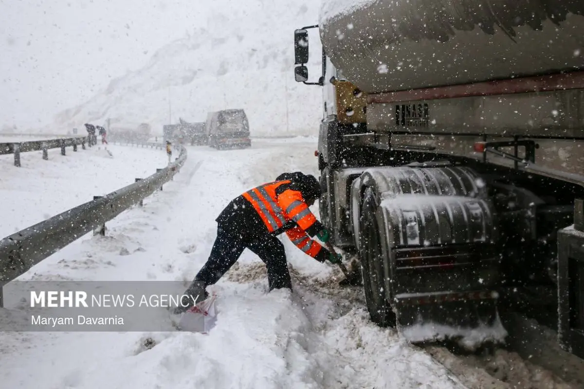 تصاویر؛ گیر کردن خودروها در گردنه برفی امین‌الله بجنورد 6