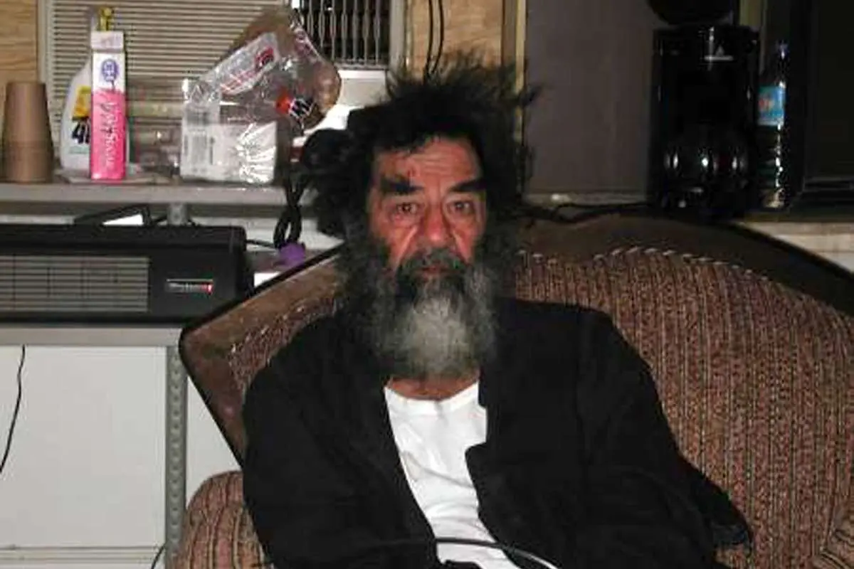 عکس‌های دستگیری صدام حسین 22 سال قبل