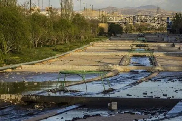 توقف آسفالت کشی رودخانه الیگودرز