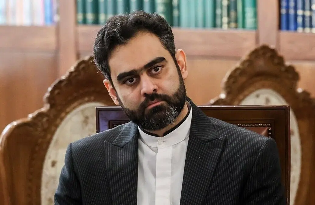 ۳ دقیقه از مناظره جنجالی ثابتی با شهریاری
