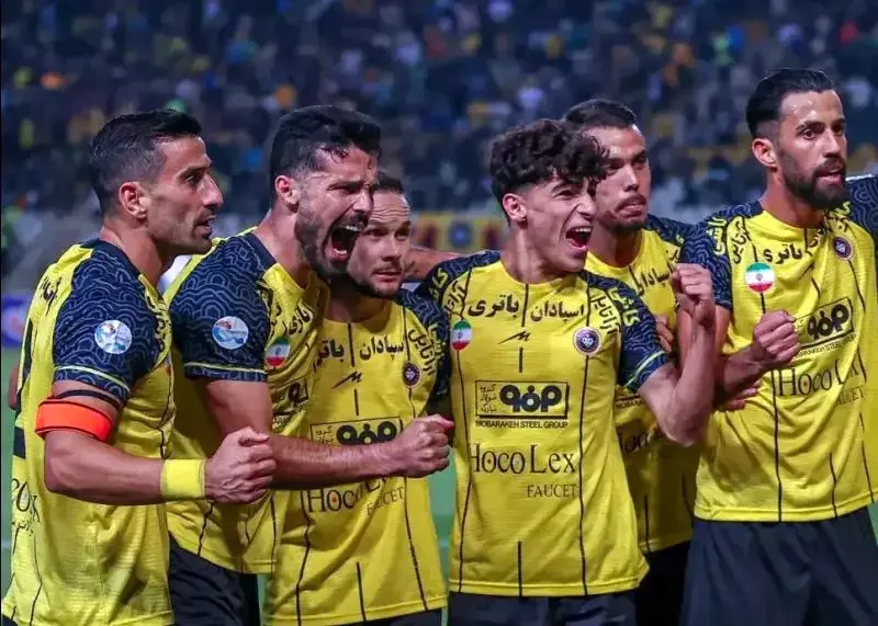 برد ۲ - ۰ سپاهان مقابل فجر سپاسی؛ صدر طلایی شد