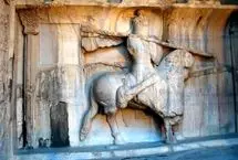 واکنش ناصرالدین‌شاه به طاق حجاری شده بستان: کدام پدر سوخته‌ای ران اسب را شکسته؟!