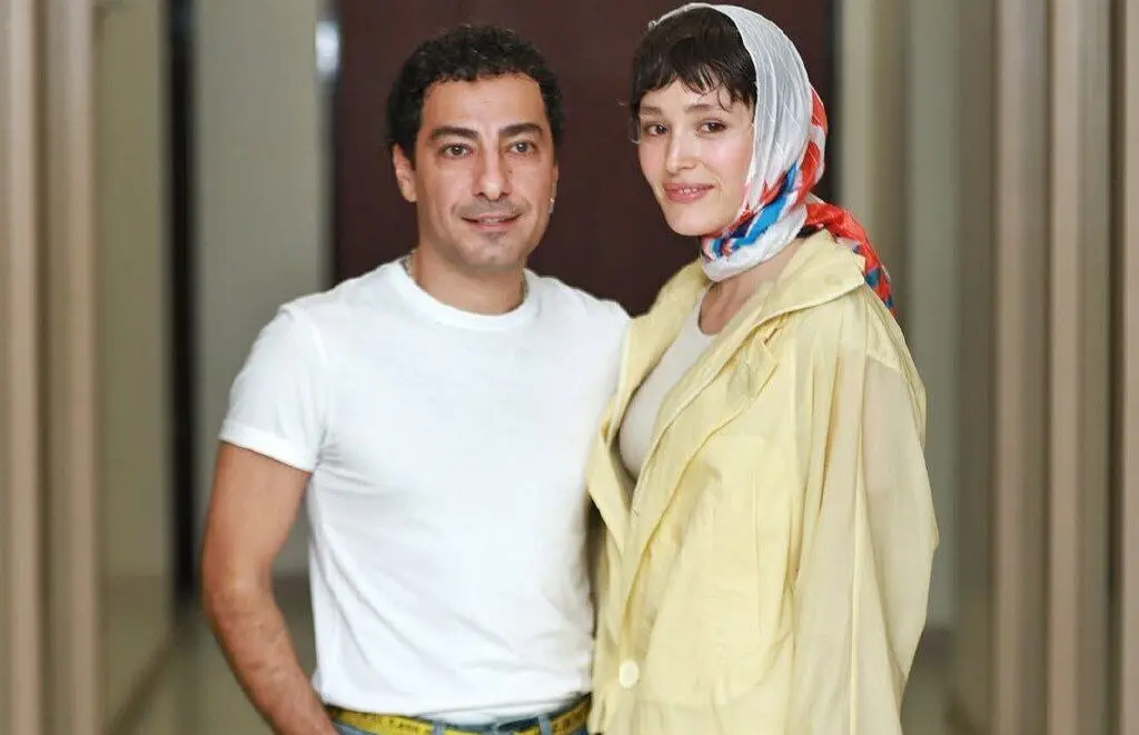 تیپ و استایل نوید محمدزاده و فرشته حسینی در اکران «بی‌سروصدا»