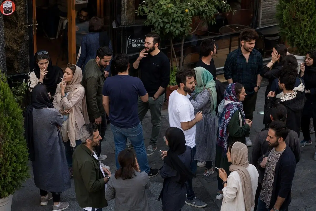 پشت پرده دود کردن هفتاد میلیارد نخ سیگار در ایران!