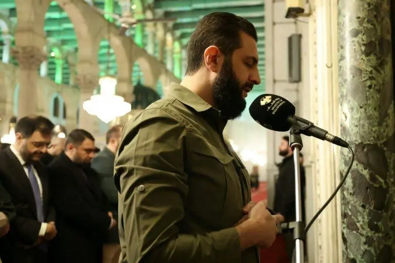 جولانی امام جماعت شد