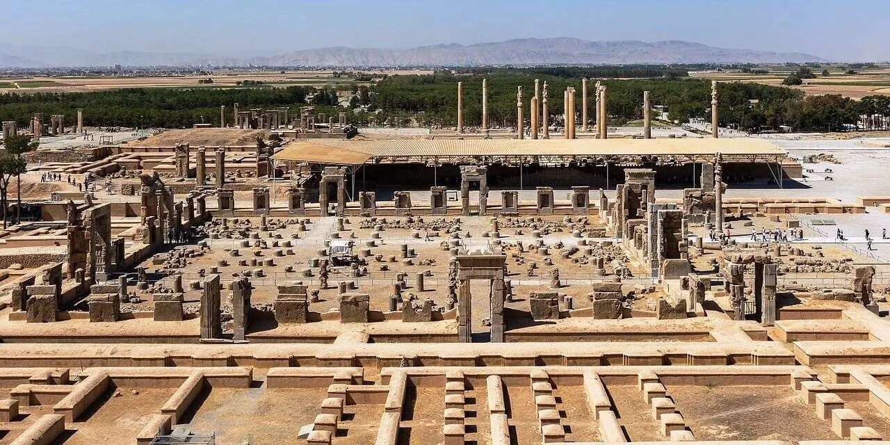 کار معدن شن و ماسه در حریم تخت‌جمشید به کجا رسید؟