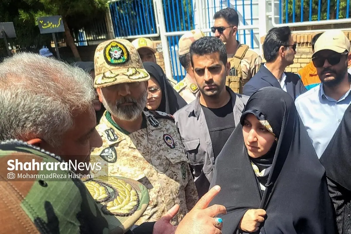 تصاویر؛ معاون پزشکیان کنار مهاجران افغانستانی در مرز