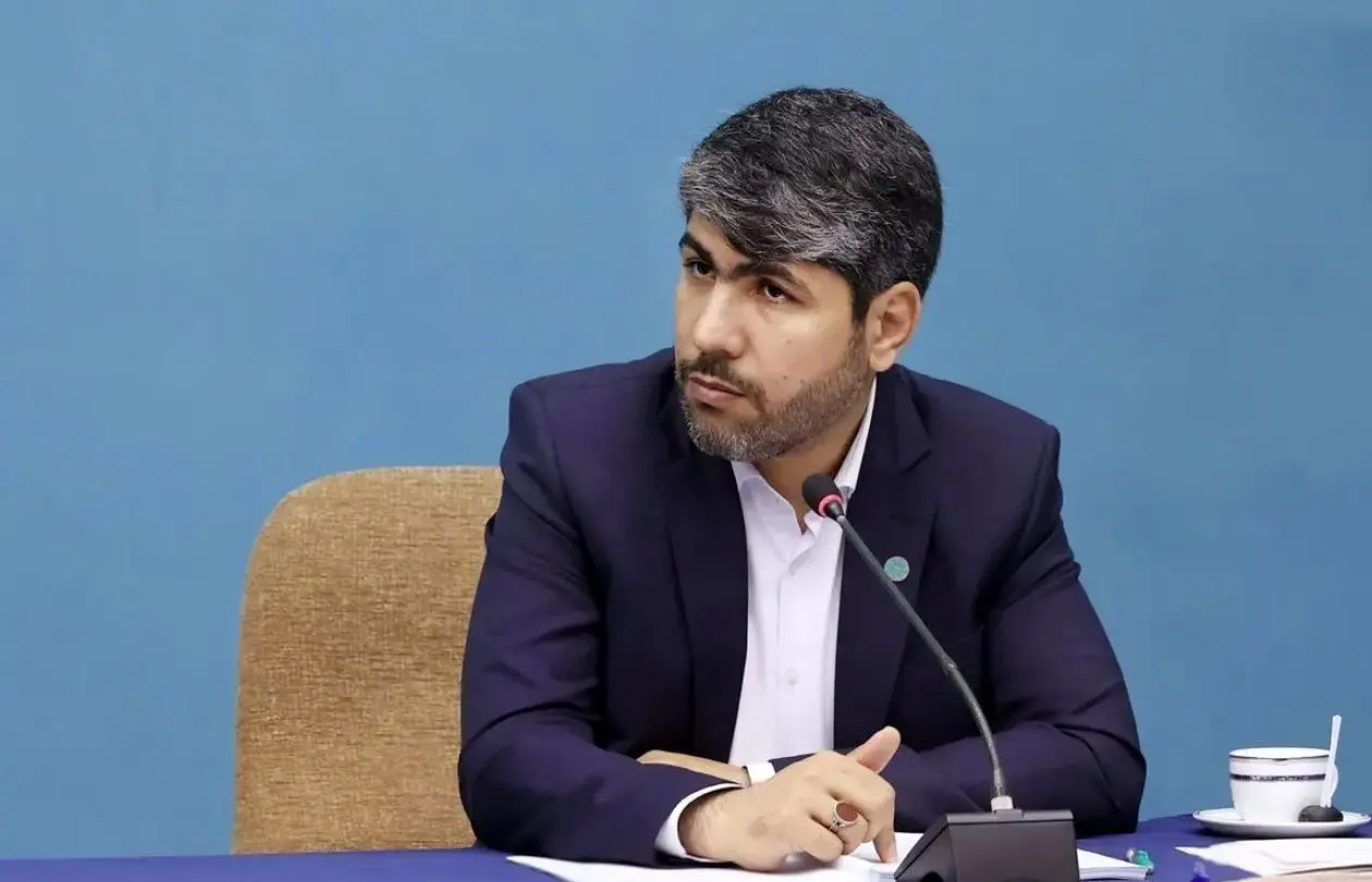 معاون شهید رئیسی: به خاطر مطالبه‌گری‌های رئیس‌جمهور دندان قروچه گرفتم و ۷ دندان من شکست/ زمانی هم در آن دوره‌ قرص قلب می‌خوردم
