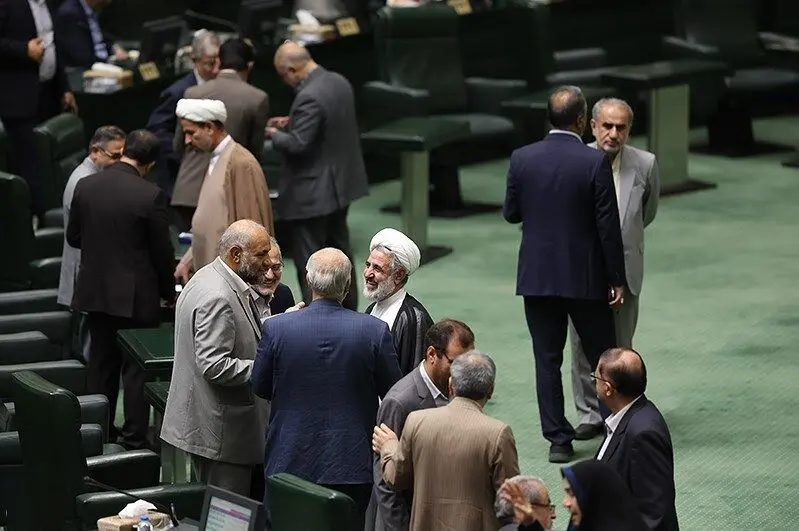 خانم وزیر جایش را به یک آقا بدهد/ بررسی دلایل نمایندگان برای استیضاح وزرای دولت پزشکیان