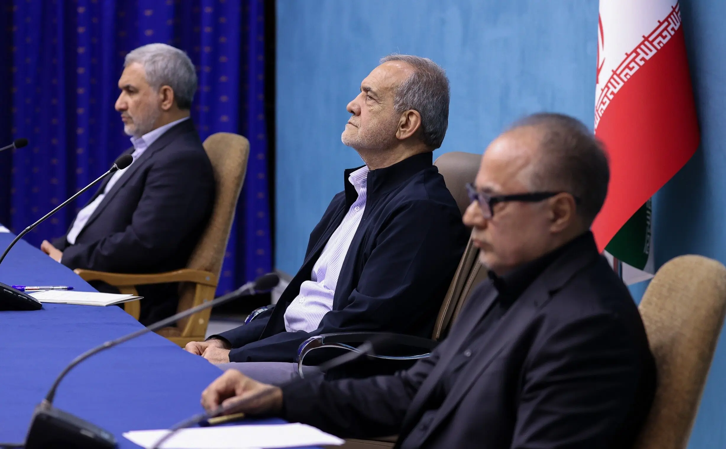 توضیحات پزشکیان درباره علت کناره گیری ظریف
