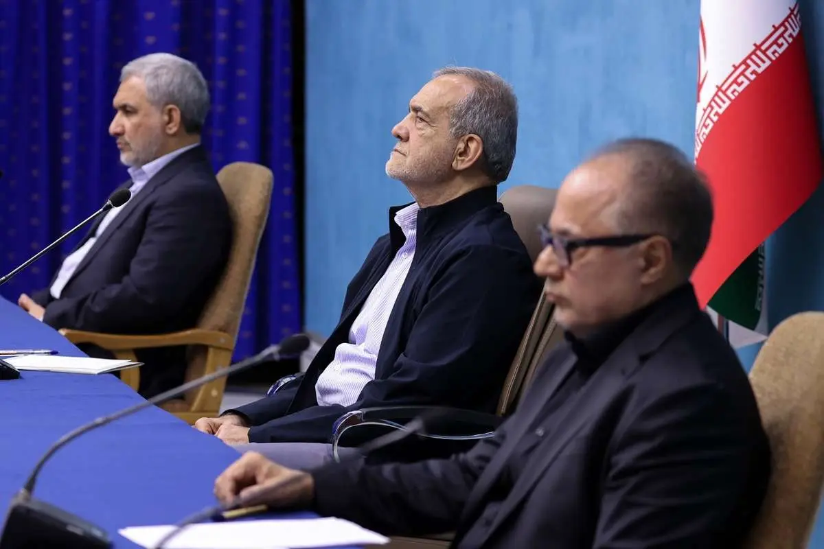 توضیحات پزشکیان درباره علت کناره گیری ظریف