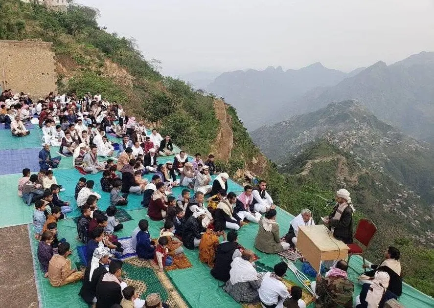 نماز جماعت بر بلندای قله