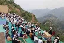 نماز جماعت بر بلندای قله