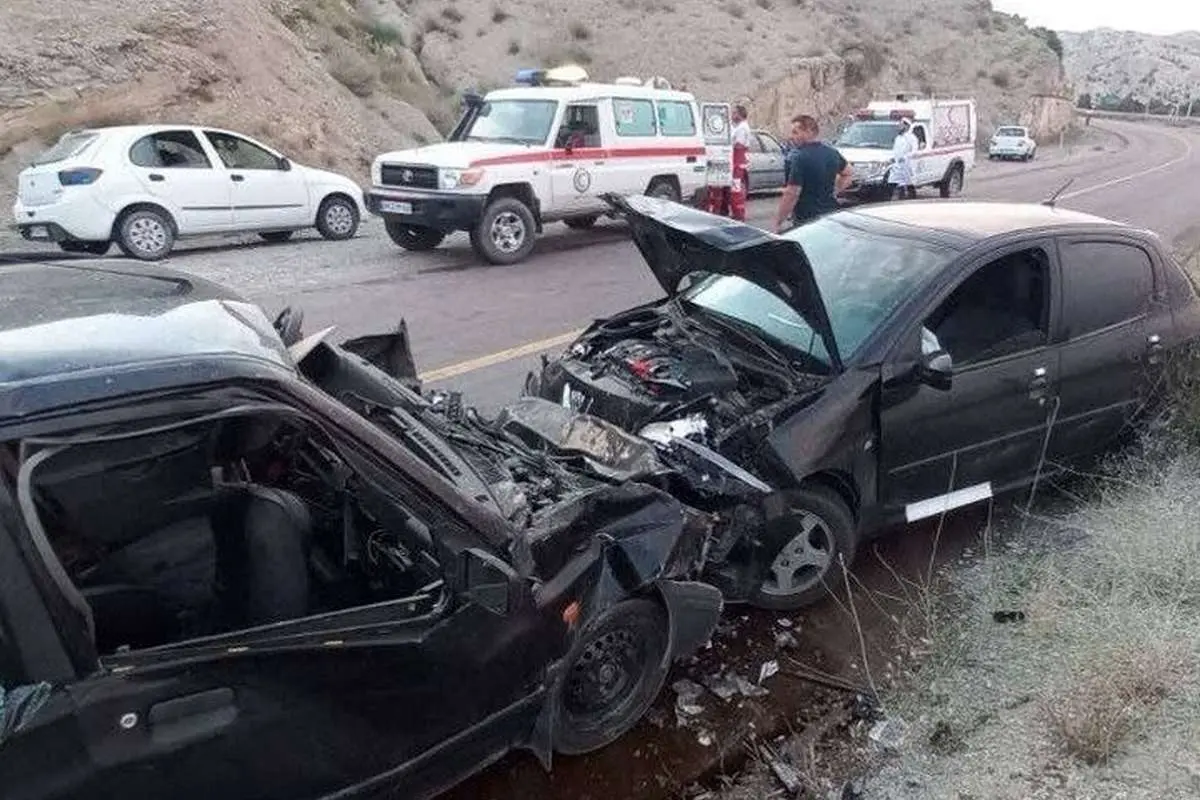 تصادف زنجیره‌ای در اتوبان تهران–قم، حوالی فرودگاه امام/ ۱۱ نفر مصدوم شدند
