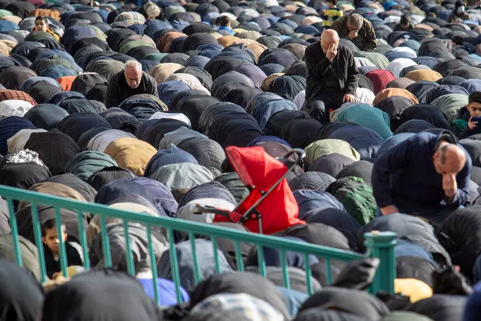 قاب‌هایی از نماز عید فطر