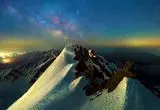 طلوع کهکشان راه شیری بر فراز اشترانکوه
