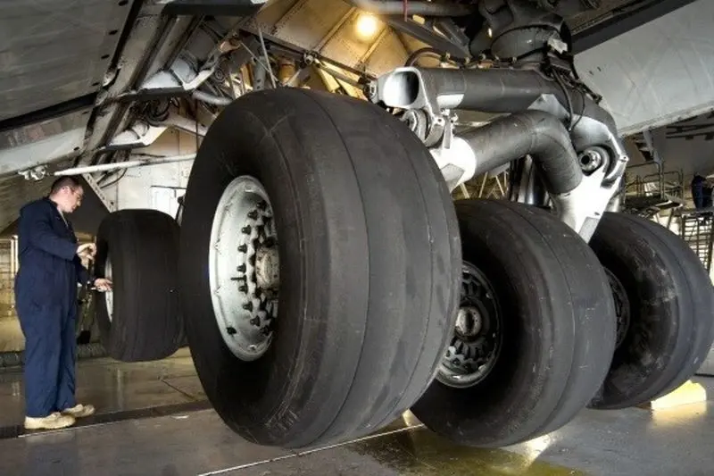 لاستیک هواپیما