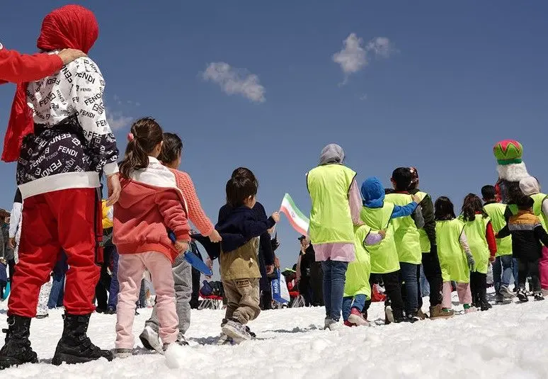 واکنش مدیرعامل توچال به حضور کودکان در ایستگاه ۷: «چندساعت اتفاقی نمی‌افتد»

