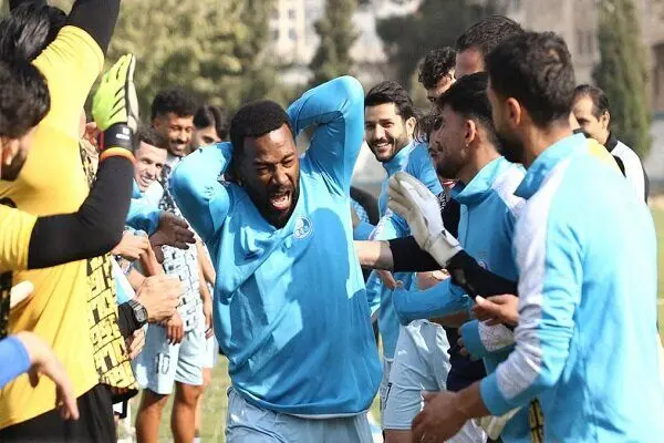 از بازیکنان خارجی استقلال چه خبر؟
