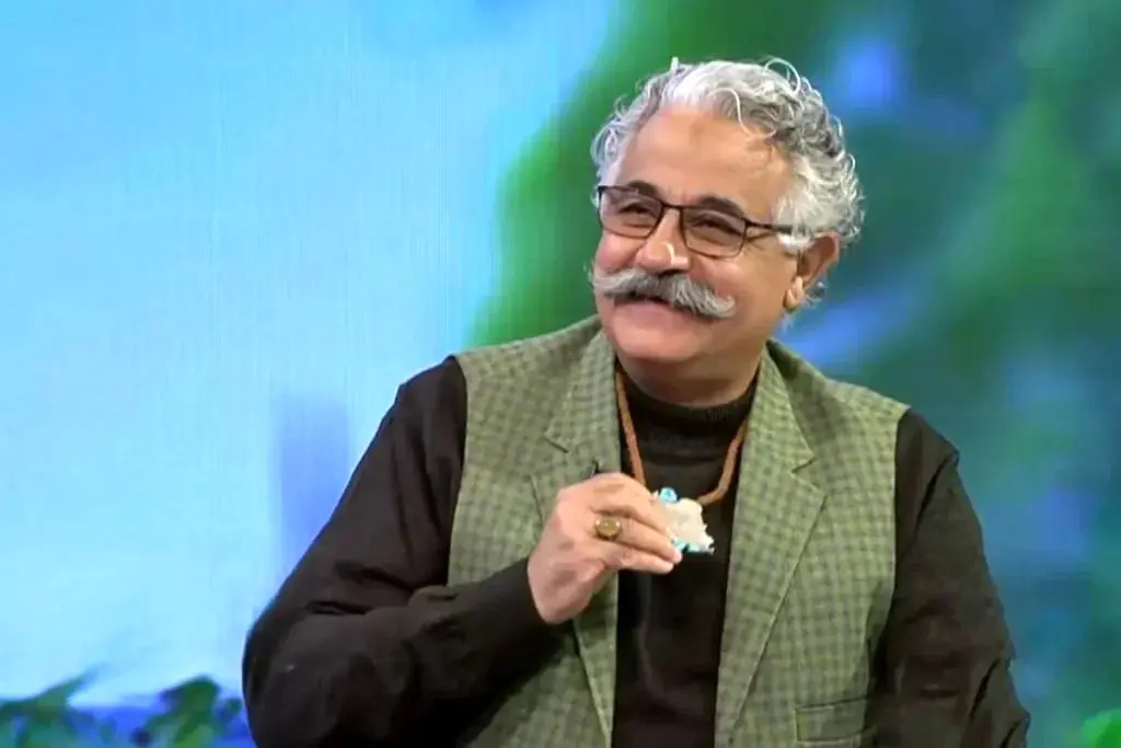 چرا همه از خانه اقبال واحدی عکس میگیرند؟