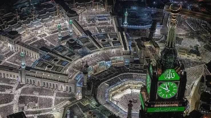 نمایی باشکوه از خانه خدا در نخستین شب ماه رمضان