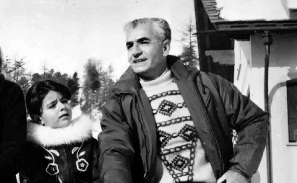 محمدرضا پهلوی و فرح در سنت موریتز سوئیس؛ سال 47