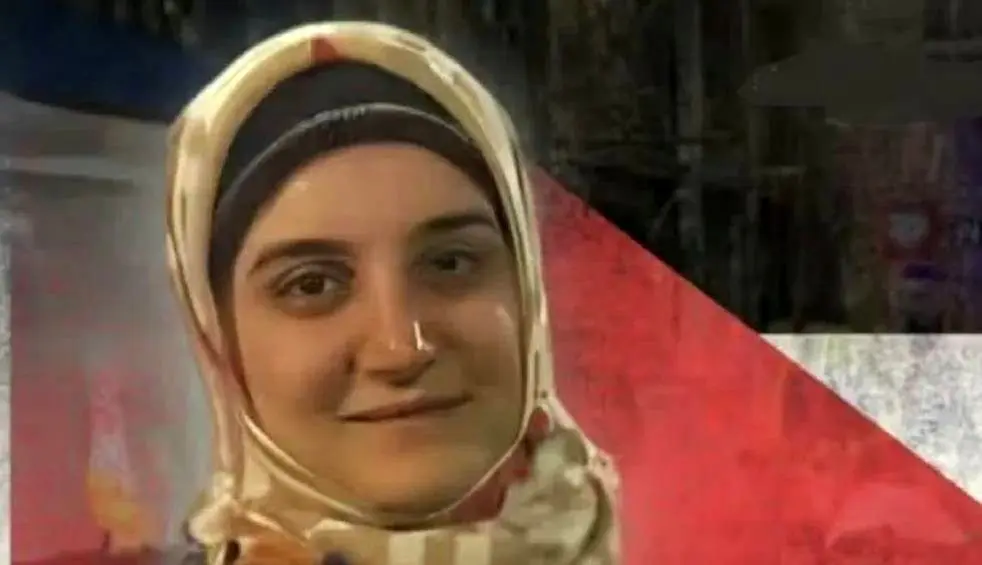 انتقاد مجری شبکه سه به زبان فرانسوی از مسئولان فرانسه به‌علت بازداشت مهدیه اسفندیاری