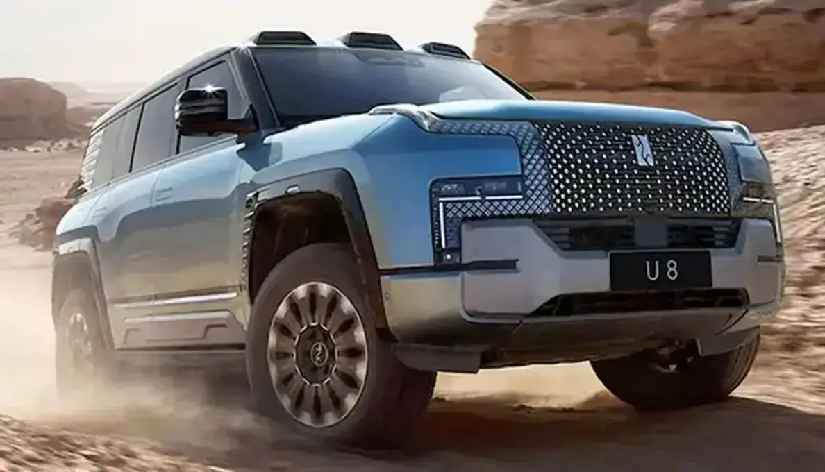 ببینید؛ قدرت‌نمایی شاسی‌بلند چینی در رودخانه‌ خروشان