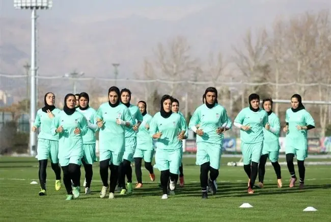 واکنش وزارت خارجه به پناهندگی اعضای تیم ملی؛ گروگان‌گیری می‌کنند!