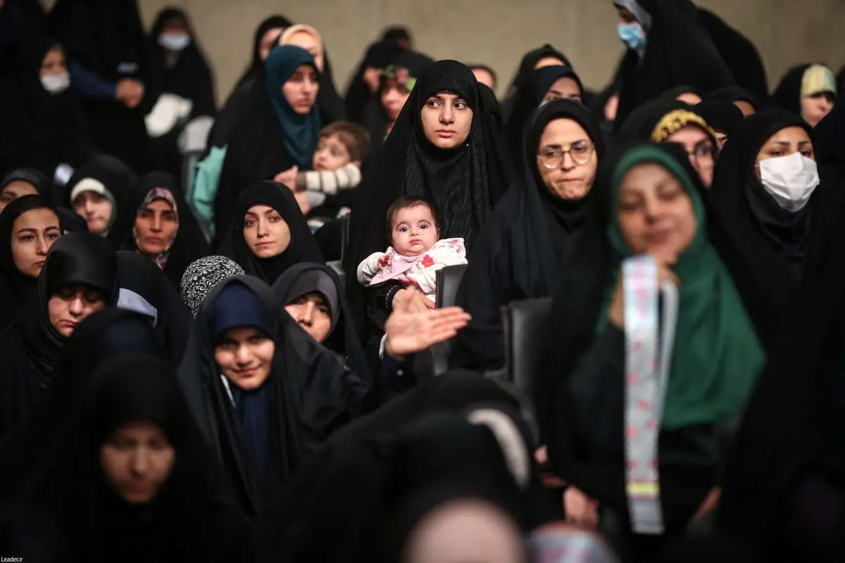 عکس؛ ژیلا صادقی و خانم بازیگر در دیدار با رهبر انقلاب