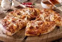 طرز تهیه پیتزا سیر و مرغ، یک تجربه لذیذ در آشپزخانه
