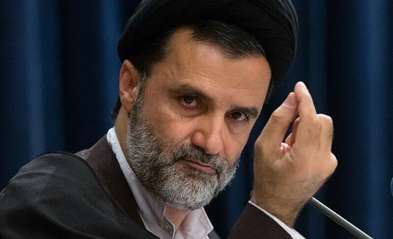 نبویان: قرآن کسانی را که پیشنهاد تعلیق غنی سازی می‌دهند آمریکایی می‌داند!