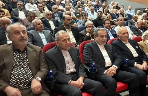 جای  آهنگ "باز منو کاشتی رفتی" اینجا بود؟