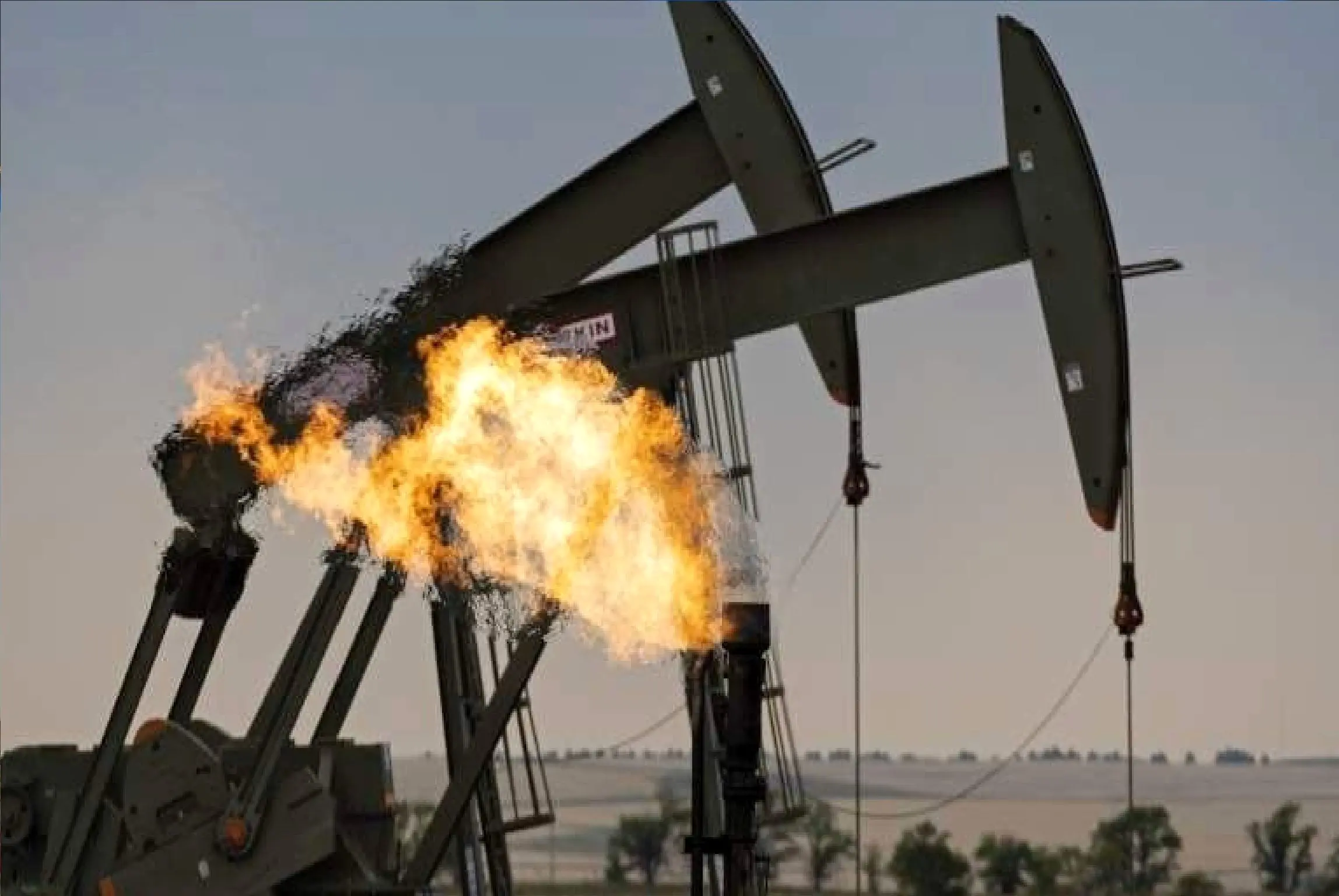 بحران جهانی نفت؛ چرا افزایش قیمت نفت اقتصاد دنیا را فلج می کند؟
