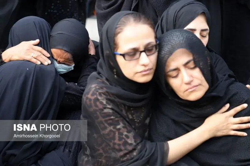 مراسم تشییع پیکر پاک دانش‌آموزان شهید میناب4