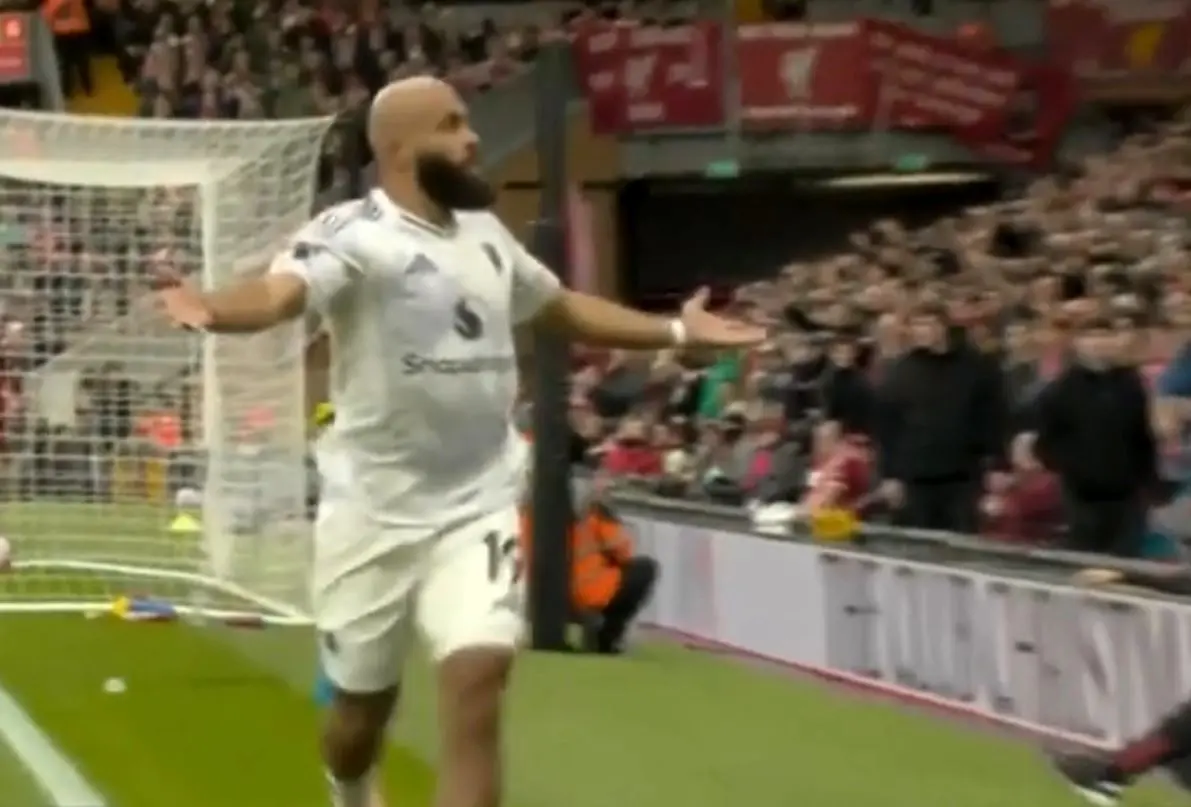 ببینید؛ گل زیبای امبومو در بازی لیورپول مقابل منچستر دقیقه یک