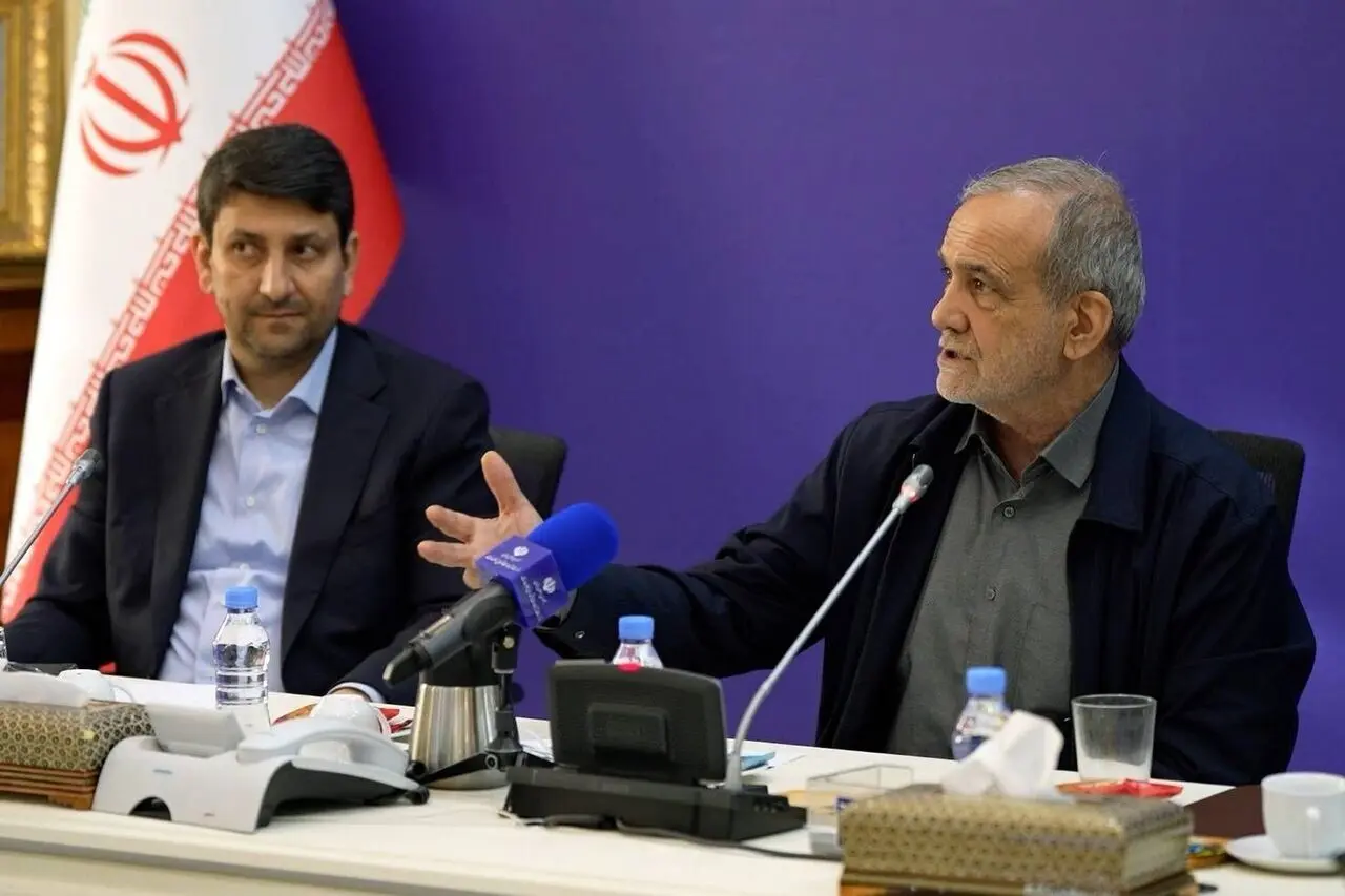 بازدید پزشکیان از وزارت ارتباطات 