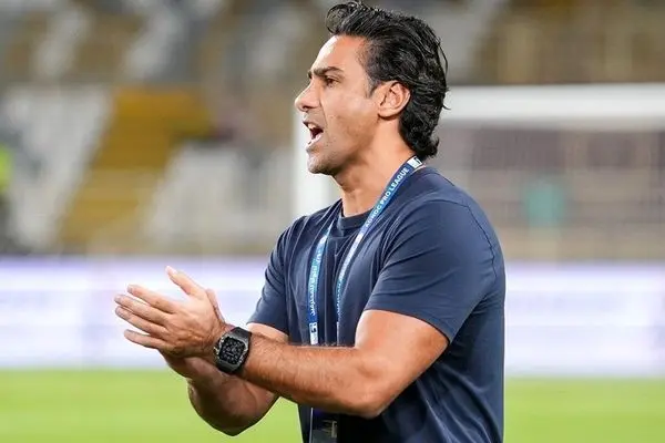 ببینید؛ لحظه اخراج جنجالی فرهاد مجیدی به خاطر حرکت غیر ورزشی